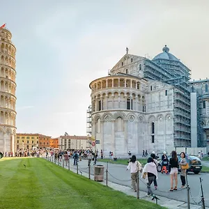 A Due Passi Dai Miracoli